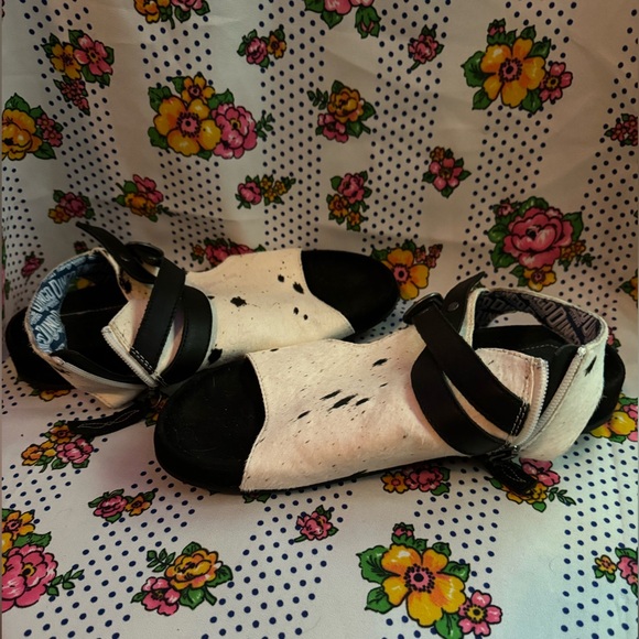 Dingo Sandals - Picture 3 of 4